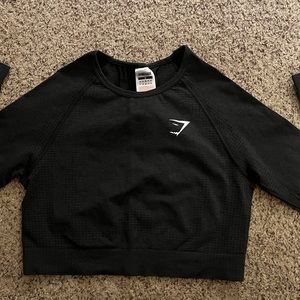 GYMSHARK VITAL SEAMLESS LONG SLEEVE BLACK CROP TOP Size medium
